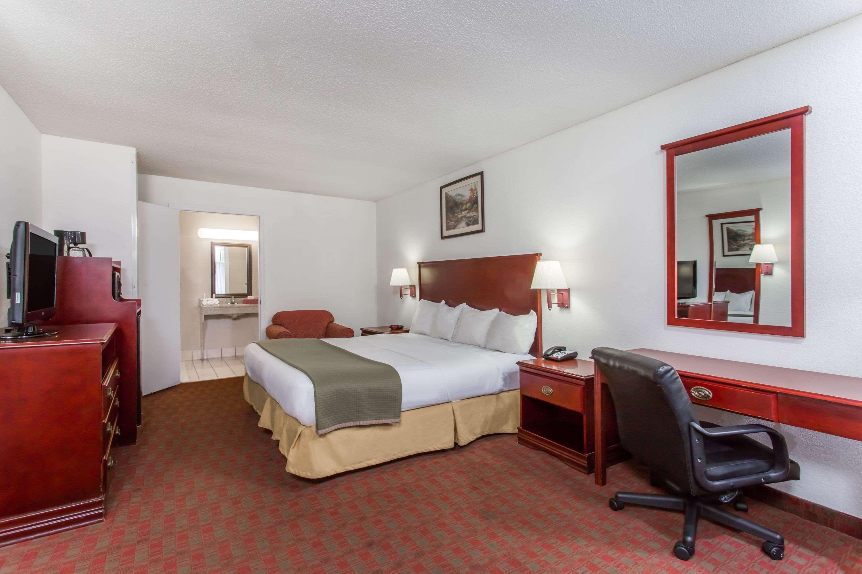 Baymont Inn & Suites Manning Exterior foto