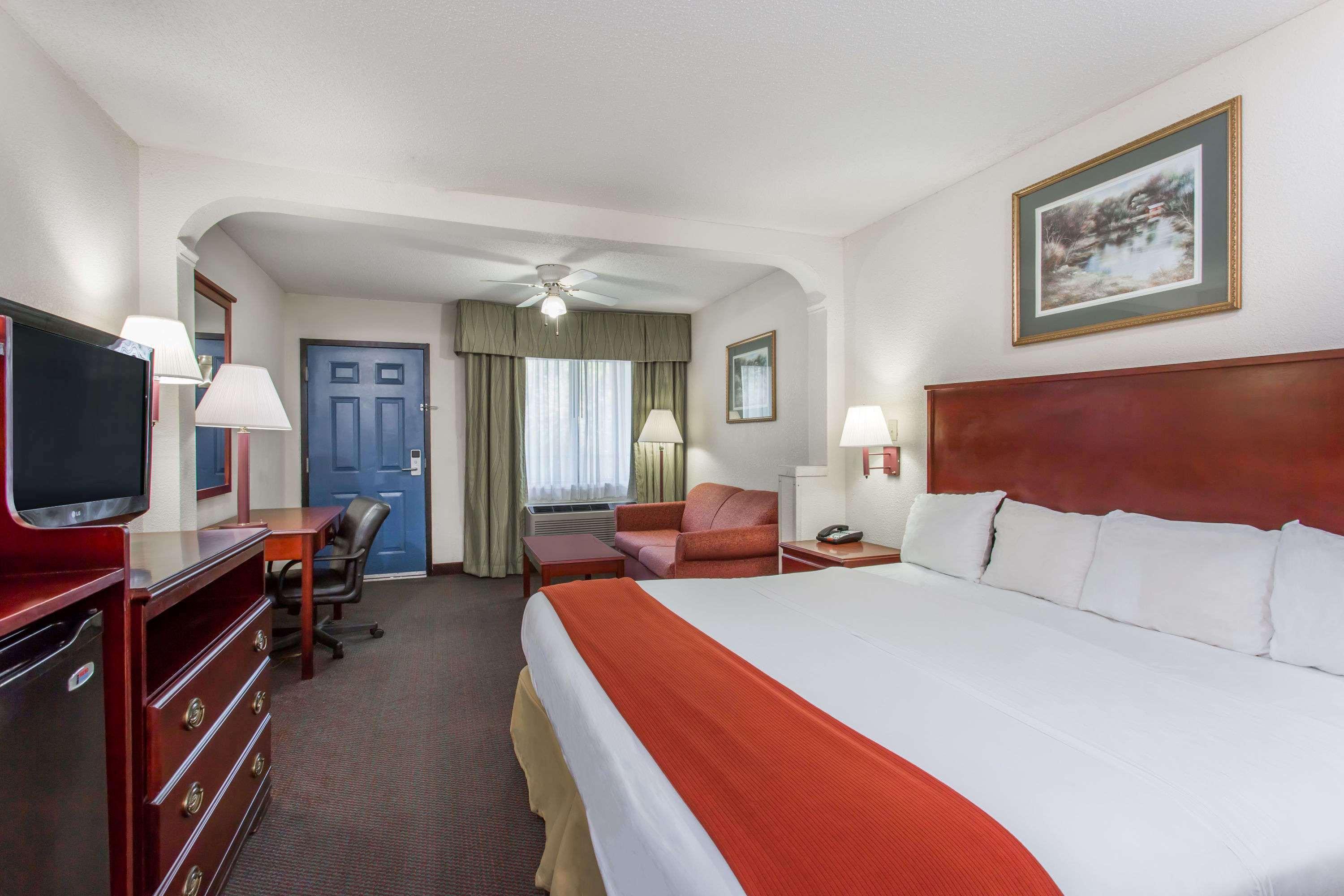 Baymont Inn & Suites Manning Exterior foto